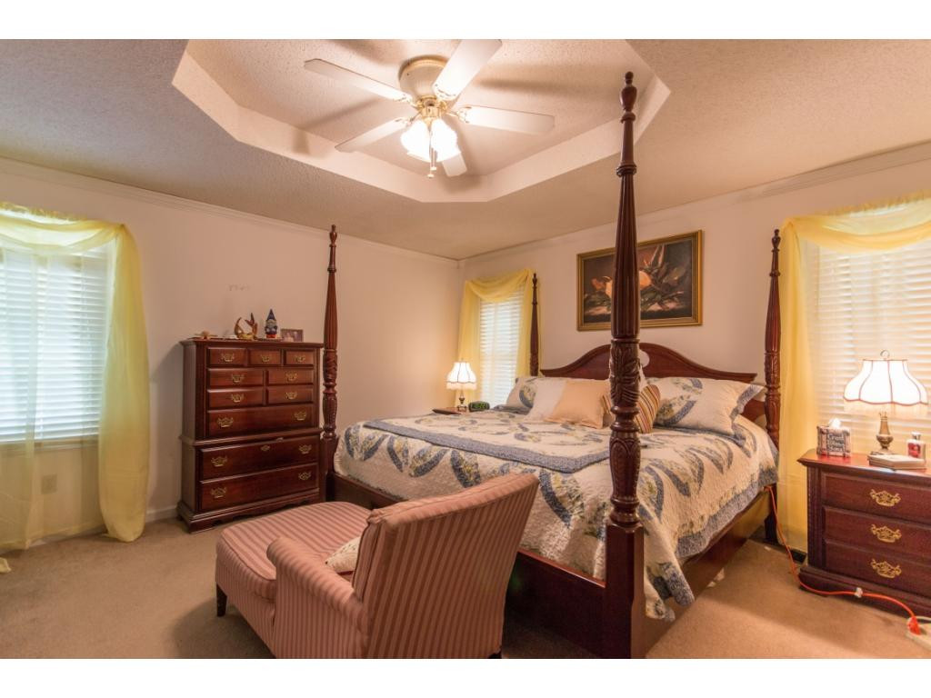 669 Peoples Road Bristol, TN 37620 - Photo 9 of 25 Master Bedroom