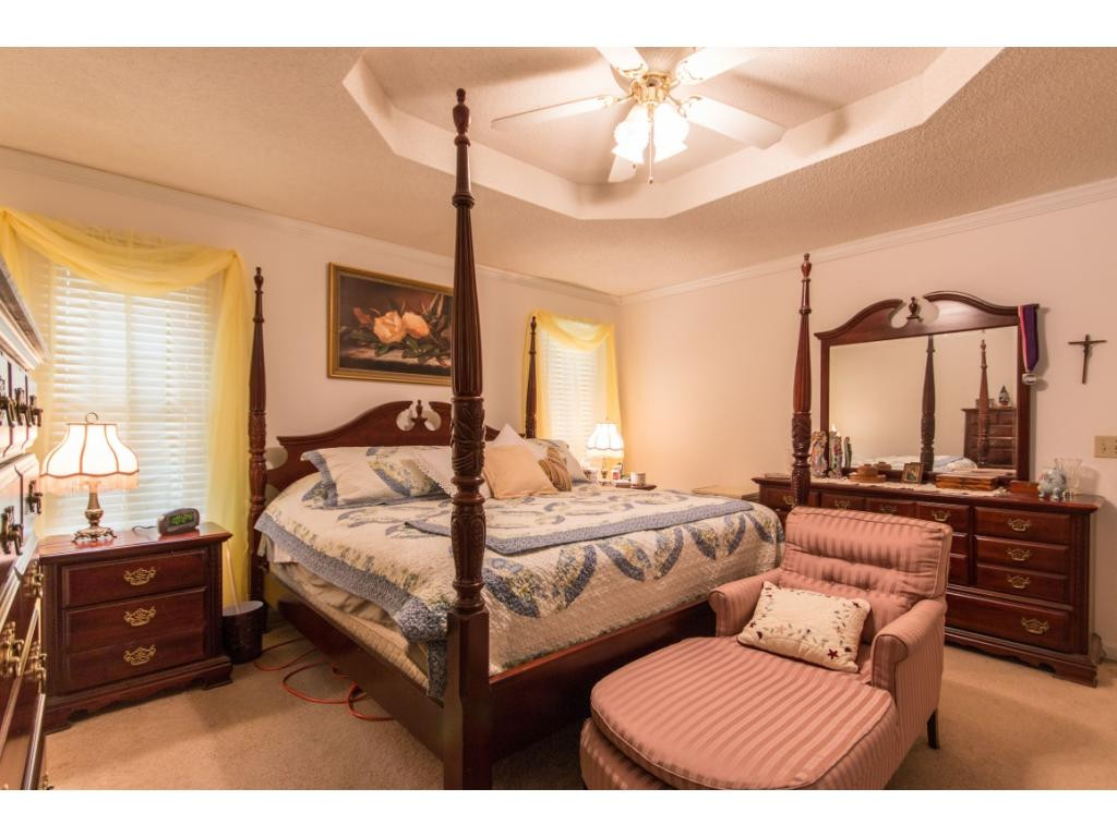 669 Peoples Road Bristol, TN 37620 - Photo 10 of 25 Master Bedroom