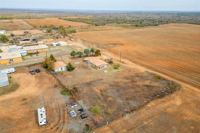 $150,000 | 809 North Main Street, Jayton, TX 79528