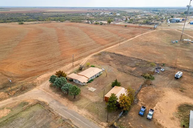 $150,000 | 809 North Main Street, Jayton, TX 79528