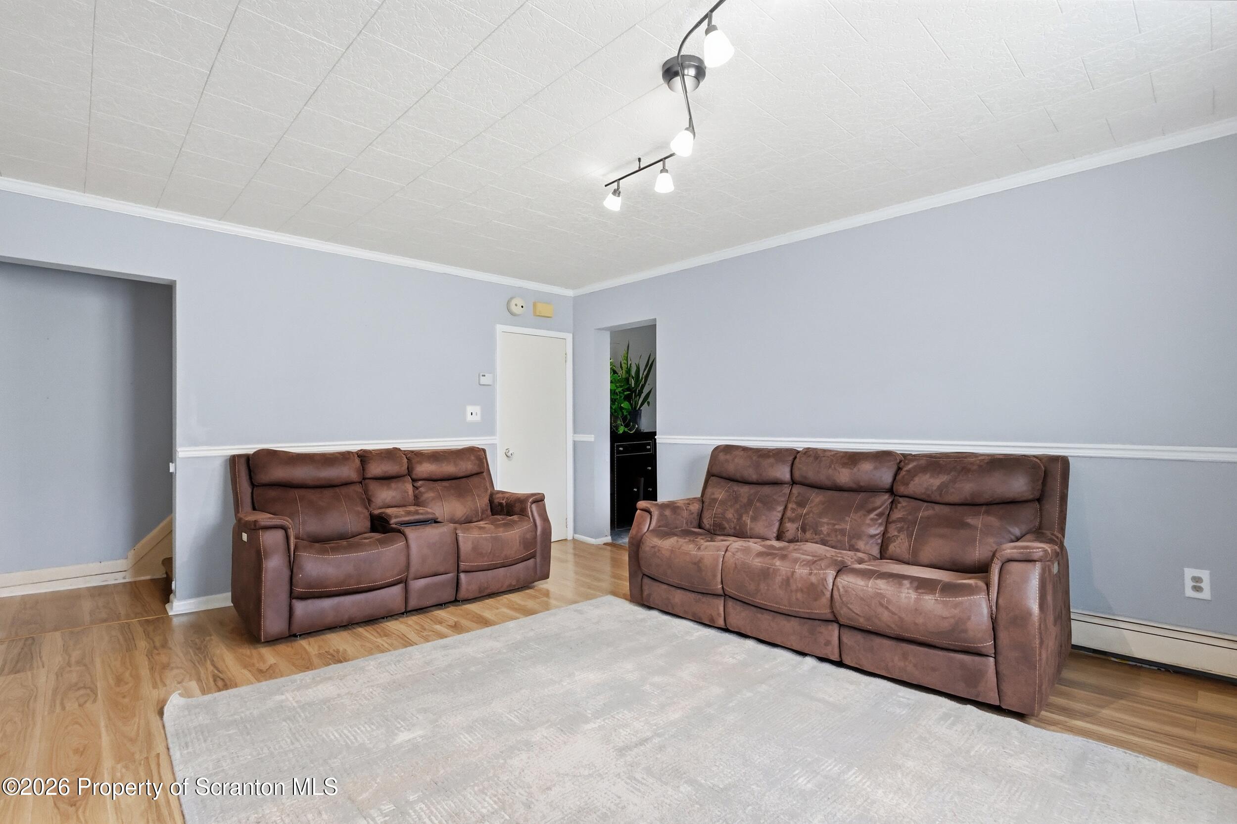 617 Hickory Street Scranton, PA 18505 - Photo 4 of 38 617_hickory4