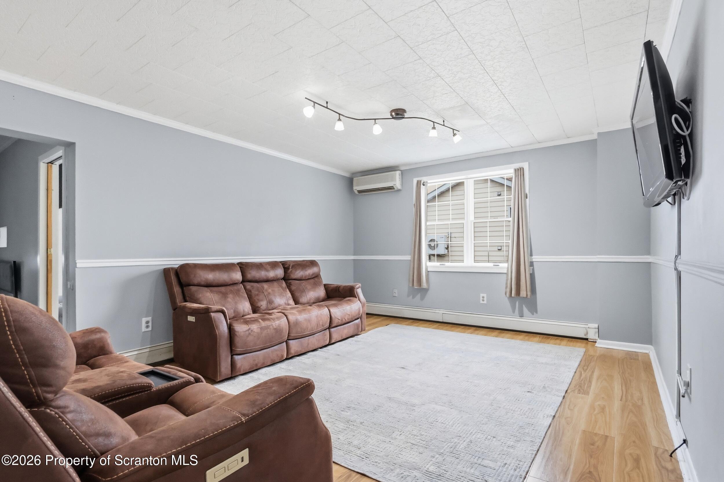 617 Hickory Street Scranton, PA 18505 - Photo 5 of 38 617_hickory5