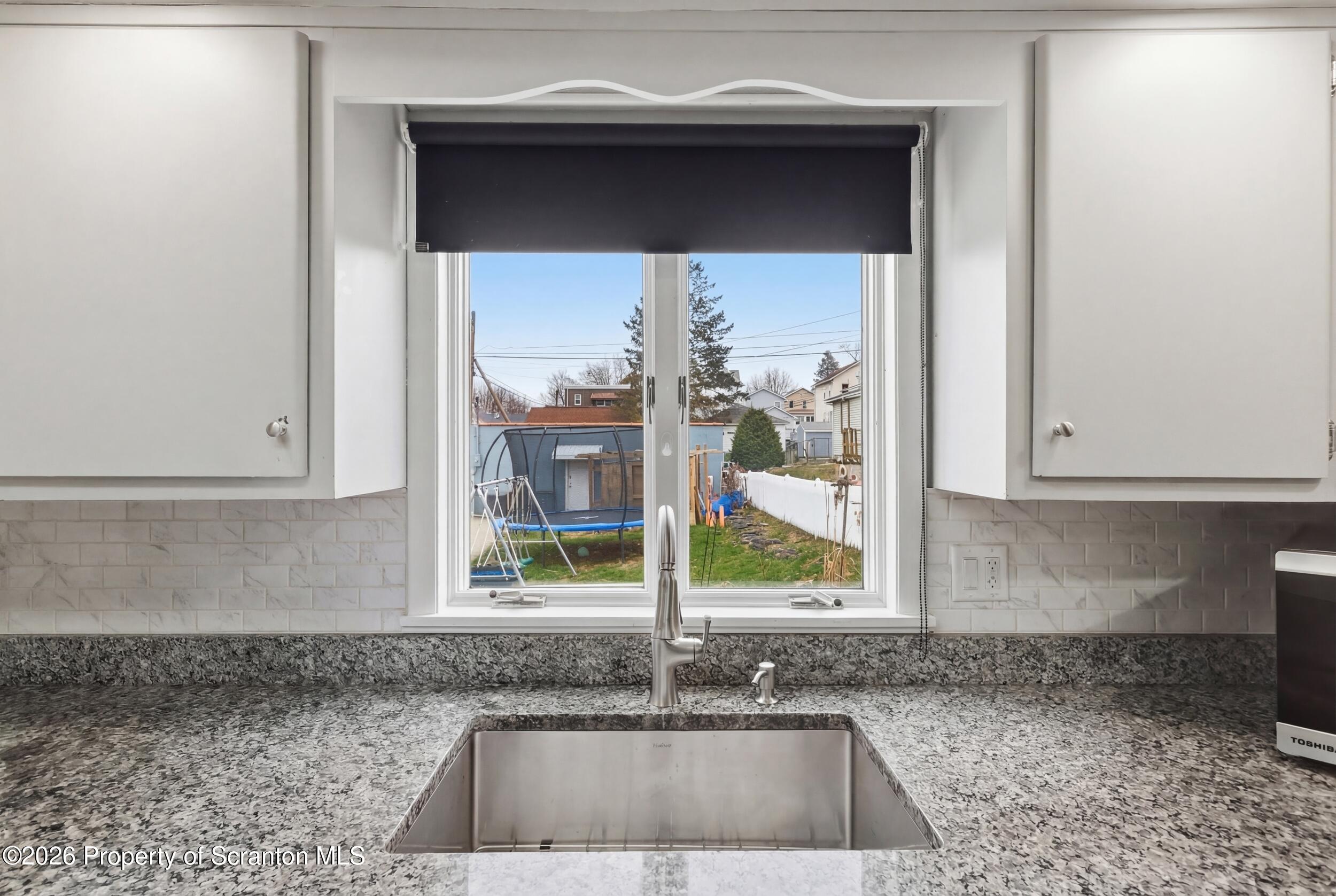 617 Hickory Street Scranton, PA 18505 - Photo 6 of 38 617_hickory6