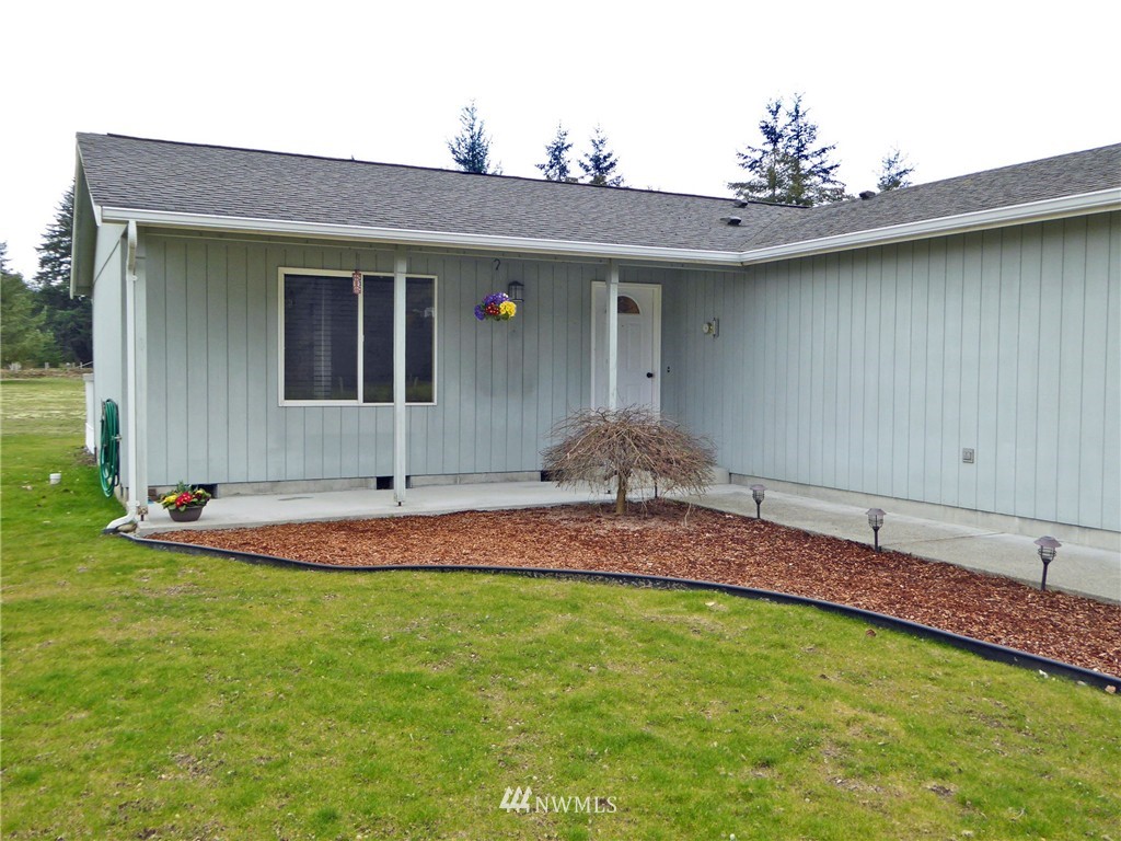 18436 Citrus Street Southwest Rochester, WA 98579 - Photo 2 of 21