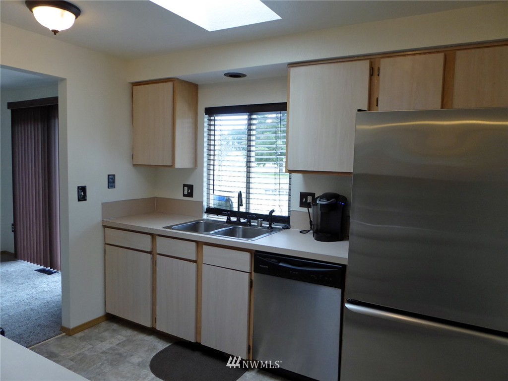 18436 Citrus Street Southwest Rochester, WA 98579 - Photo 3 of 21
