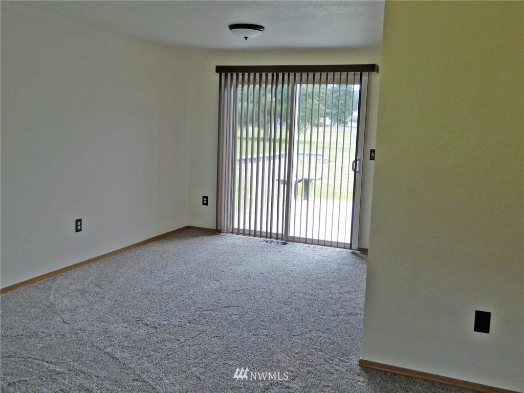 18436 Citrus Street Southwest Rochester, WA 98579 - Photo 5 of 21