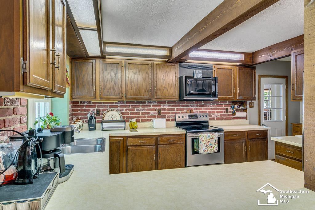 8600 Jackman Road Temperance, MI 48182 - Photo 14 of 62