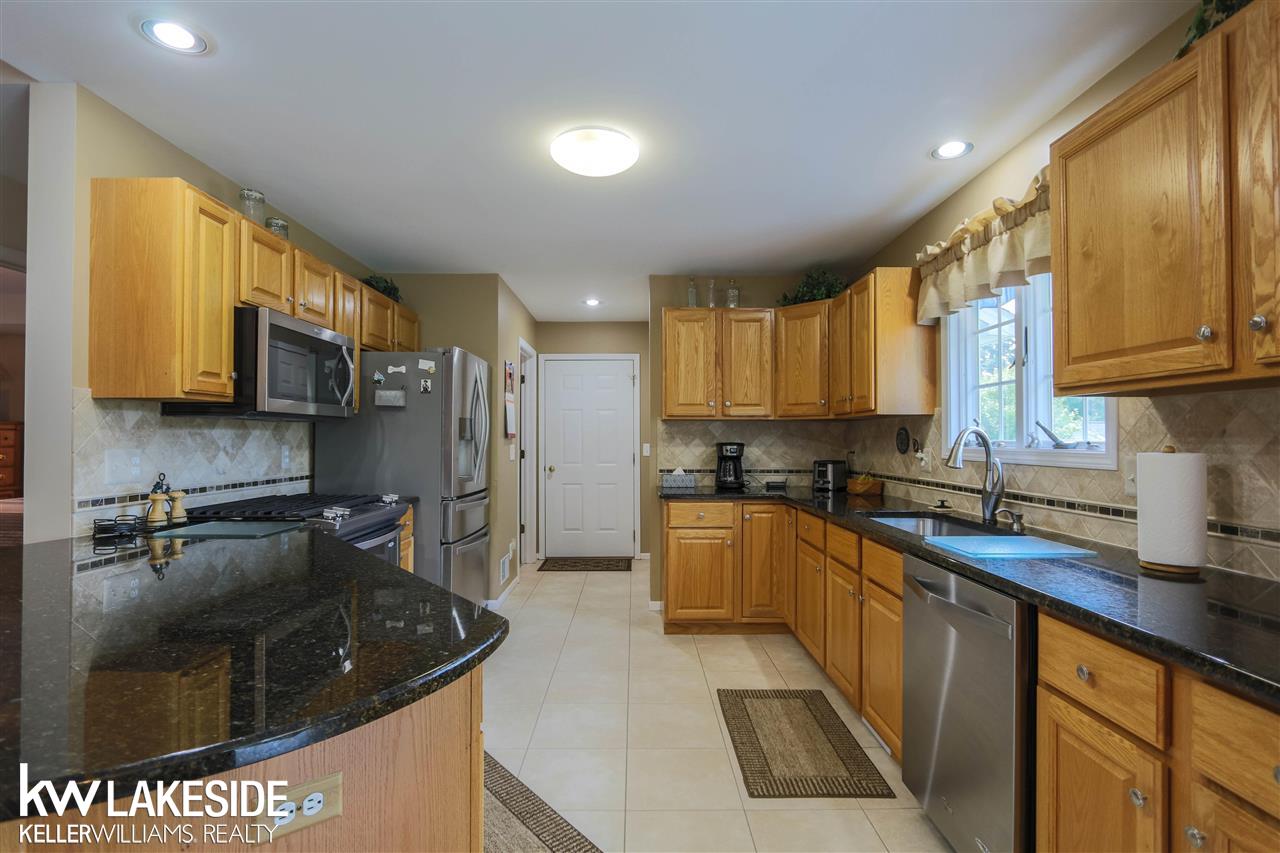 465 Mack Road Leonard, MI 48367 - Photo 32 of 84