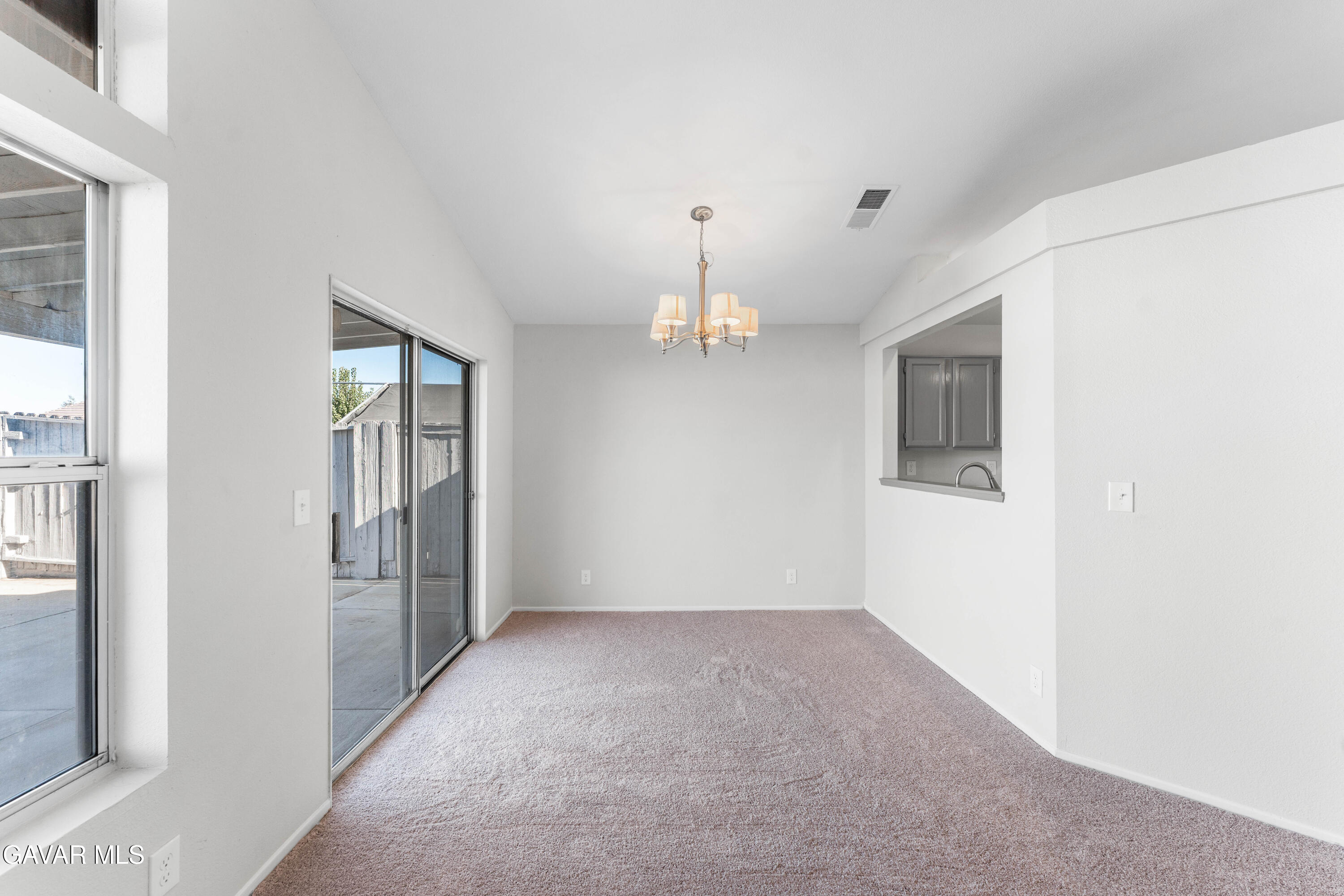 37031 Firethorn Street Palmdale, CA 93550 - Photo 13 of 36 en empty room with windows