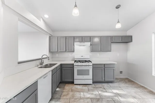 $479,990 | 37031 Firethorn Street, Palmdale, CA 93550