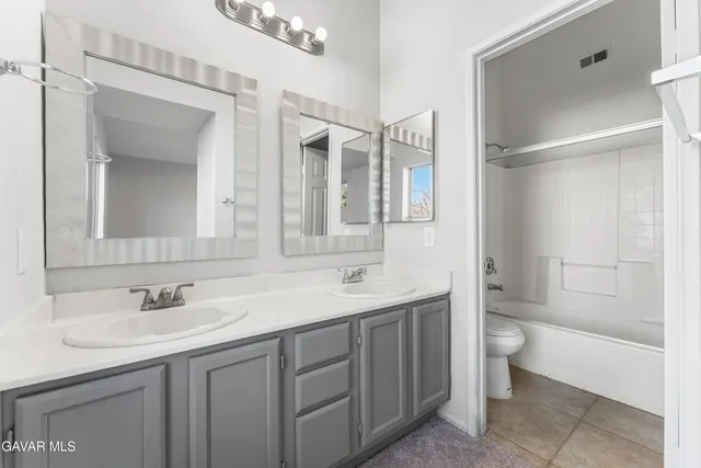 $479,990 | 37031 Firethorn Street, Palmdale, CA 93550