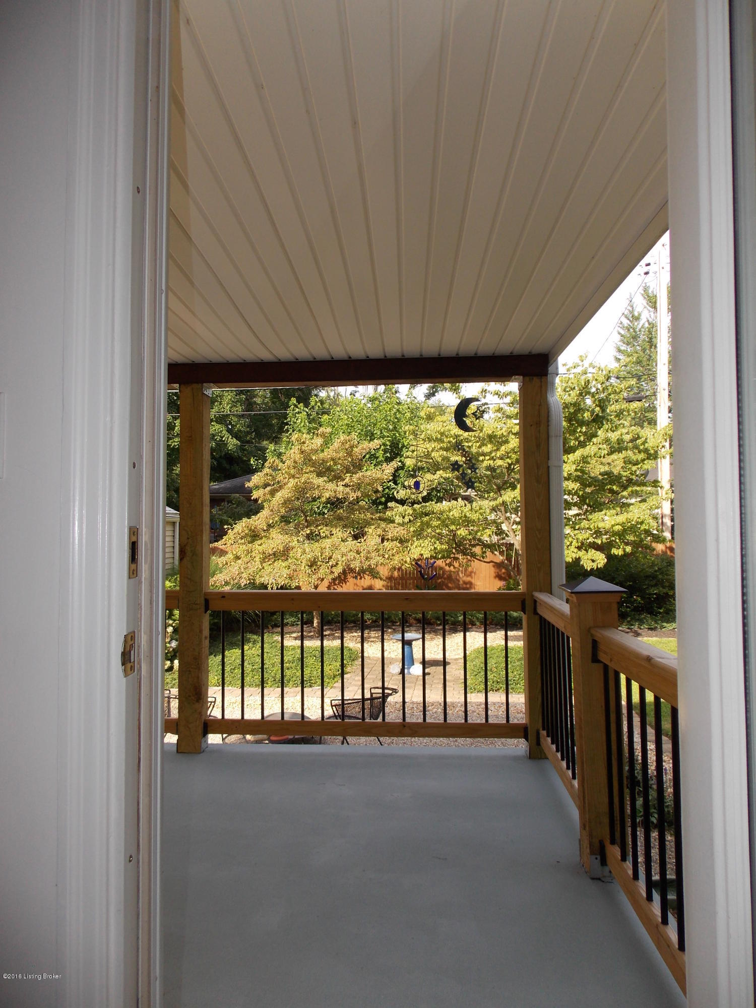 218 Alcott Road Louisville, KY 40207 - Photo 13 of 47 13-out kit entrance