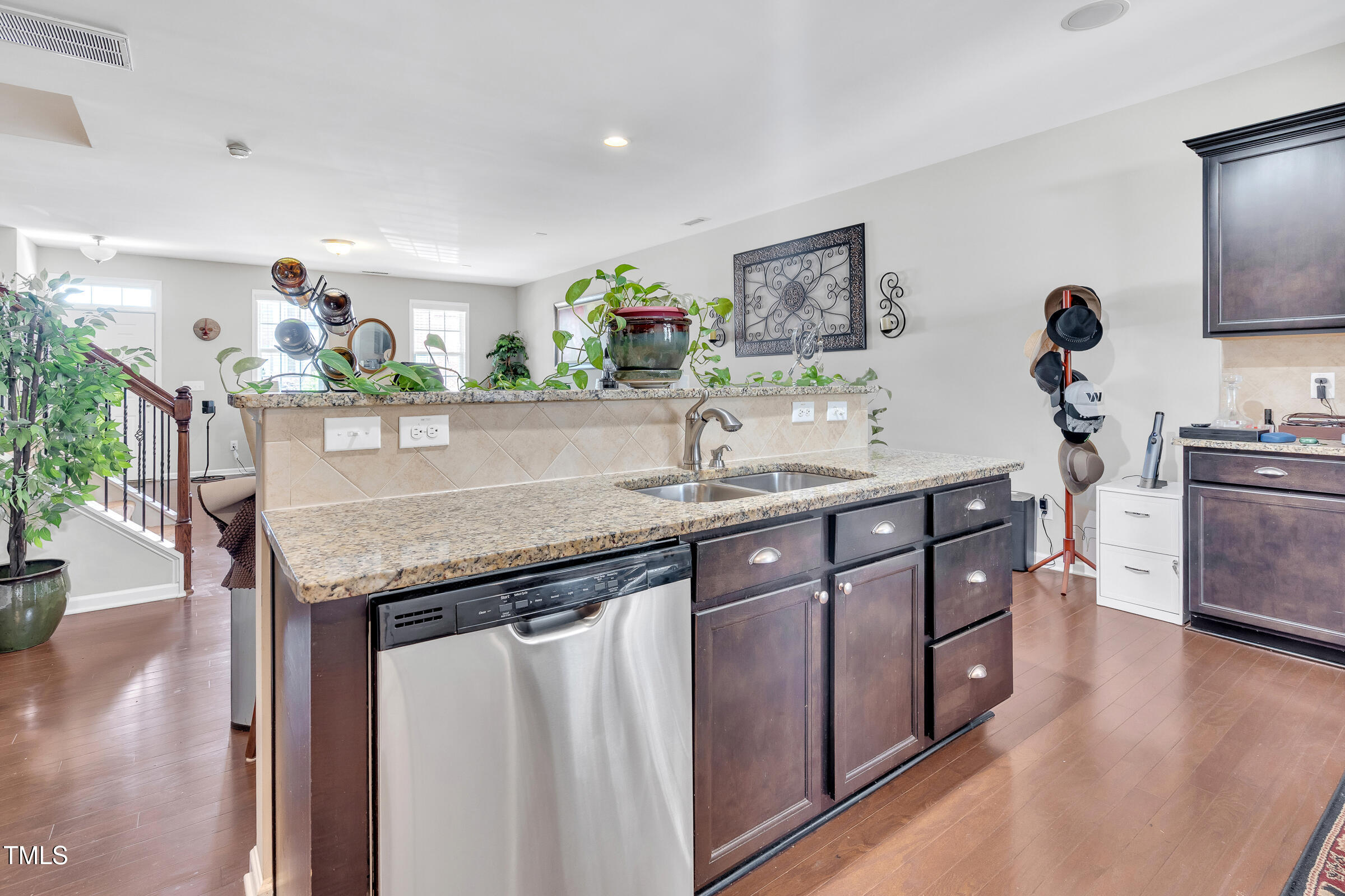 1312 Regulator Street Raleigh, NC 27603 - Photo 7 of 32 DSC07571