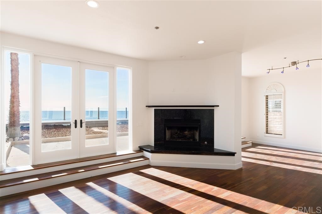 304 Neptune Avenue Encinitas, CA 92024 - Photo 11 of 21