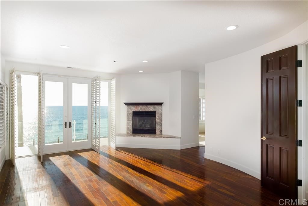 304 Neptune Avenue Encinitas, CA 92024 - Photo 13 of 21