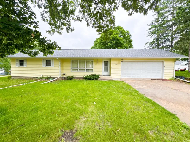 $229,900 | 1225 Irving Street, Alexandria, MN 56308