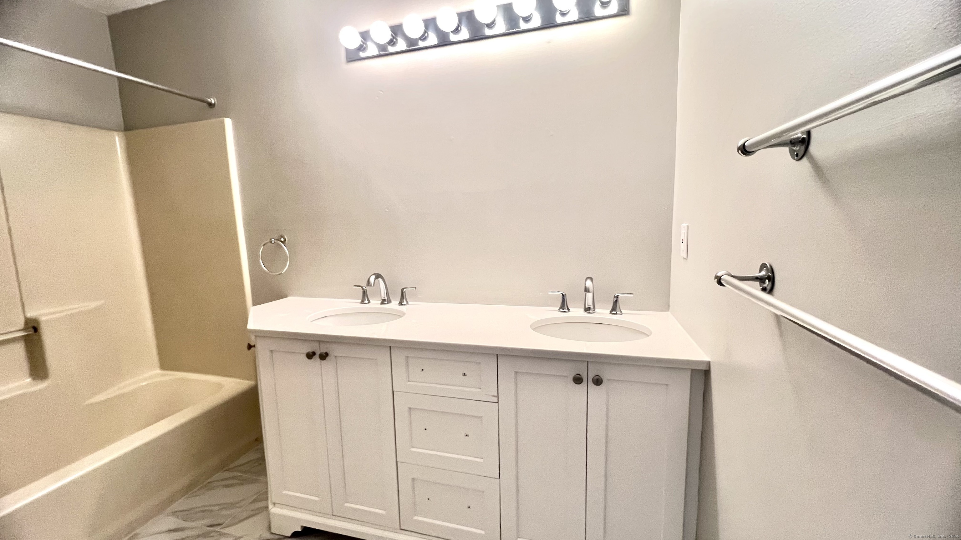 16 Maple Street, Unit 3 Vernon Rockville, CT 06066 - Photo 8 of 9