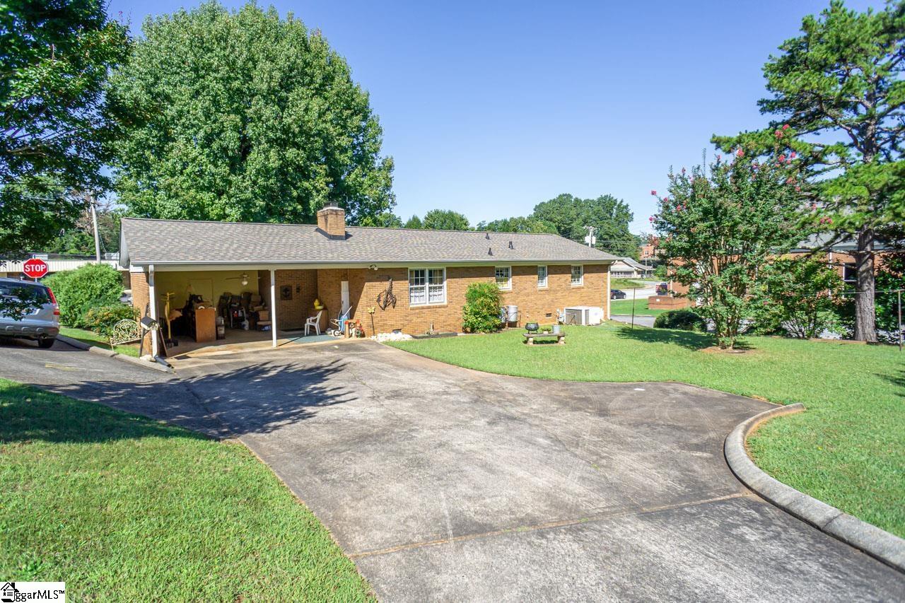607 South Pendleton Street Easley, SC 29640 - Photo 2 of 26 Gallery Image 2