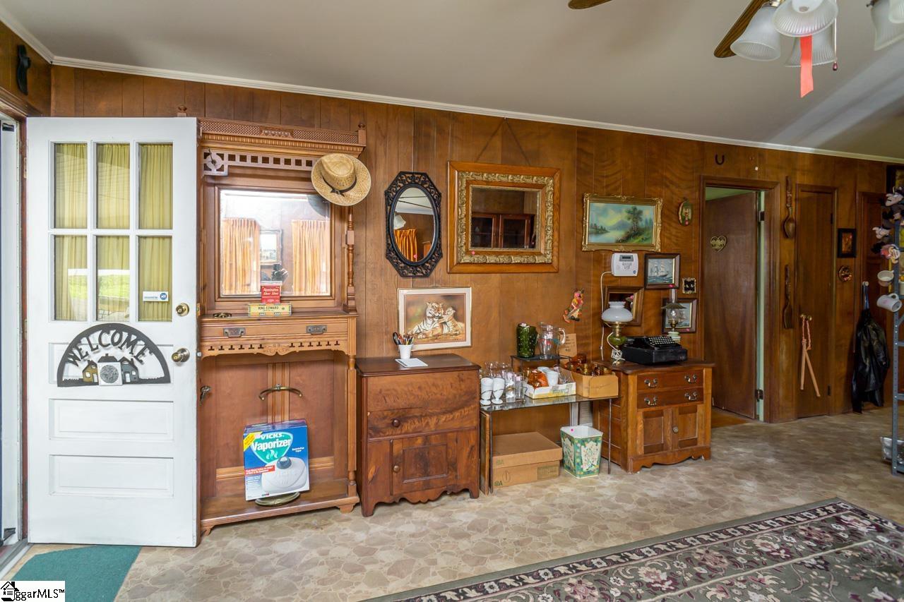 607 South Pendleton Street Easley, SC 29640 - Photo 5 of 26 Gallery Image 5