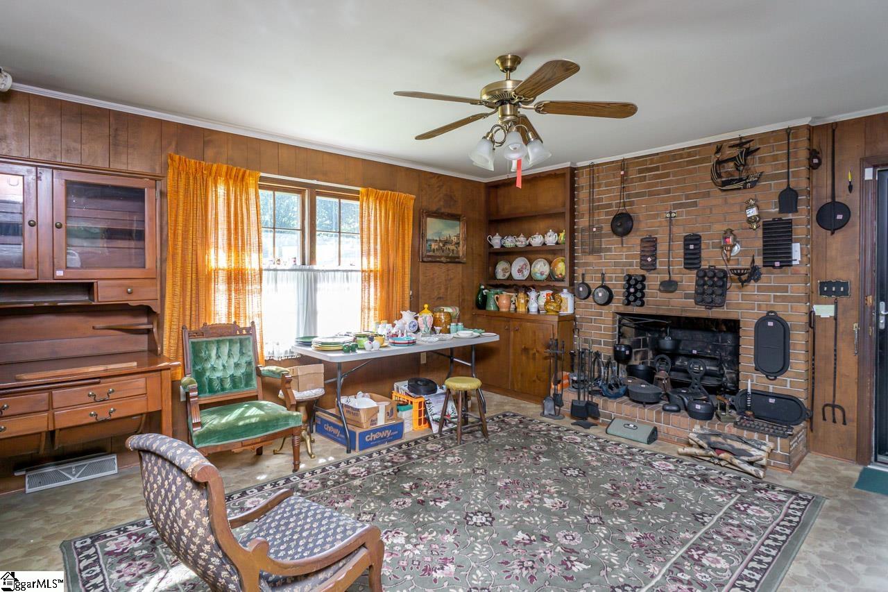 607 South Pendleton Street Easley, SC 29640 - Photo 8 of 26 Gallery Image 8