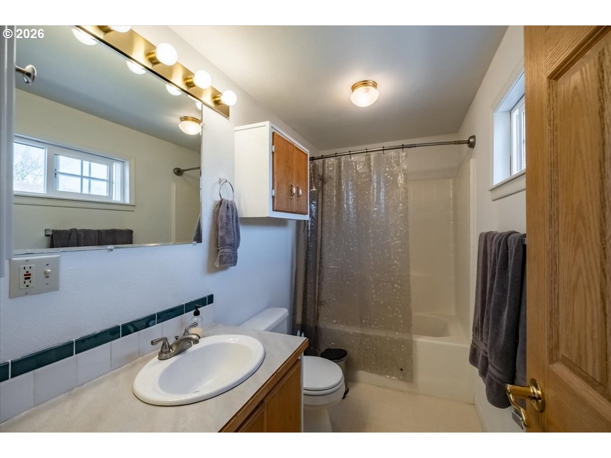 220 View Lane Lebanon, OR 97355 - Photo 20 of 43 Gallery Image 20