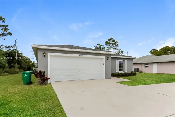 $2,470 | 4522 Southwest Savona Boulevard, Port St. Lucie, FL 34953