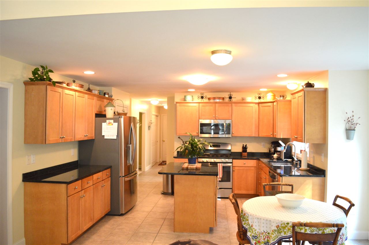 45 Amherst Road Merrimack, NH 03054 - Photo 16 of 35