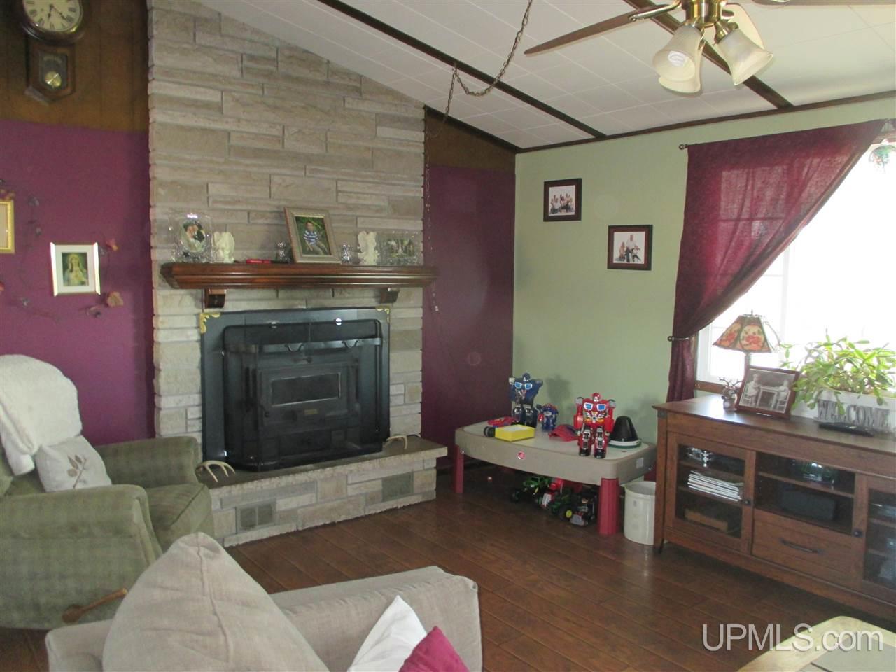 7843 County 426 M.5 Road Gladstone, MI 49837 - Photo 9 of 26 Gallery Image 9