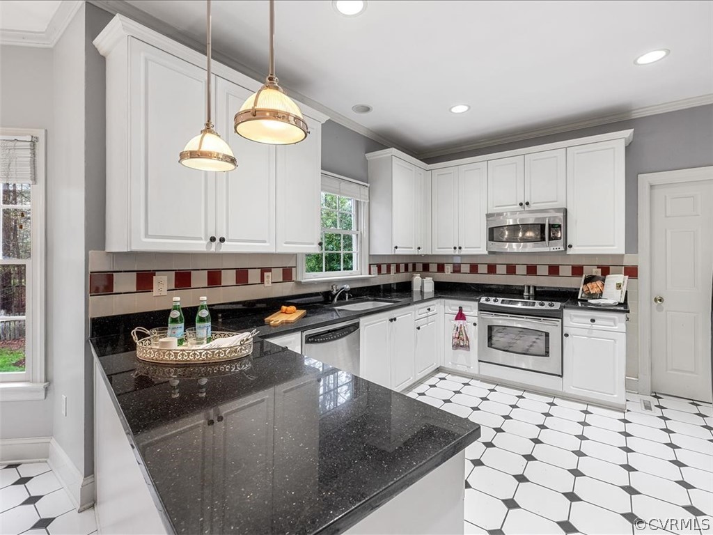 2524 Dunham Road Henrico, VA 23233 - Photo 11 of 34 Gallery Image 11