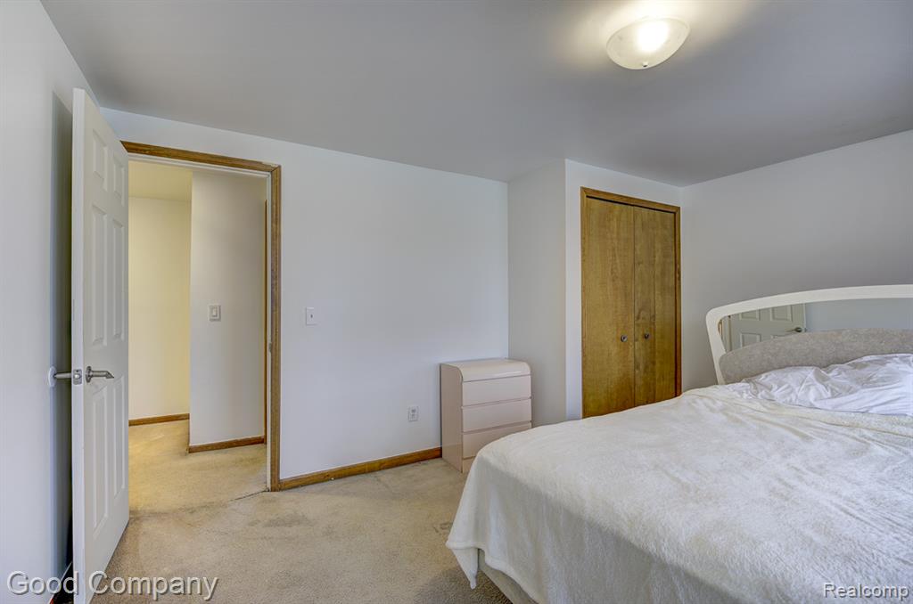 38092 Westchester Road Sterling Heights, MI 48310 - Photo 36 of 53