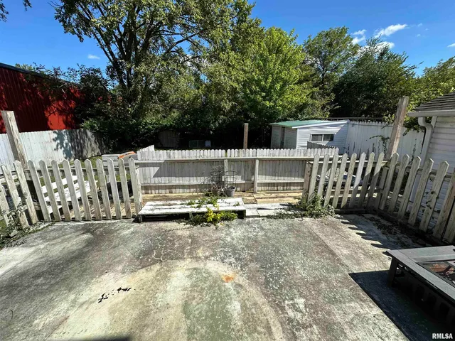 $80,000 | 1219 South Court Street, Marion, IL 62959