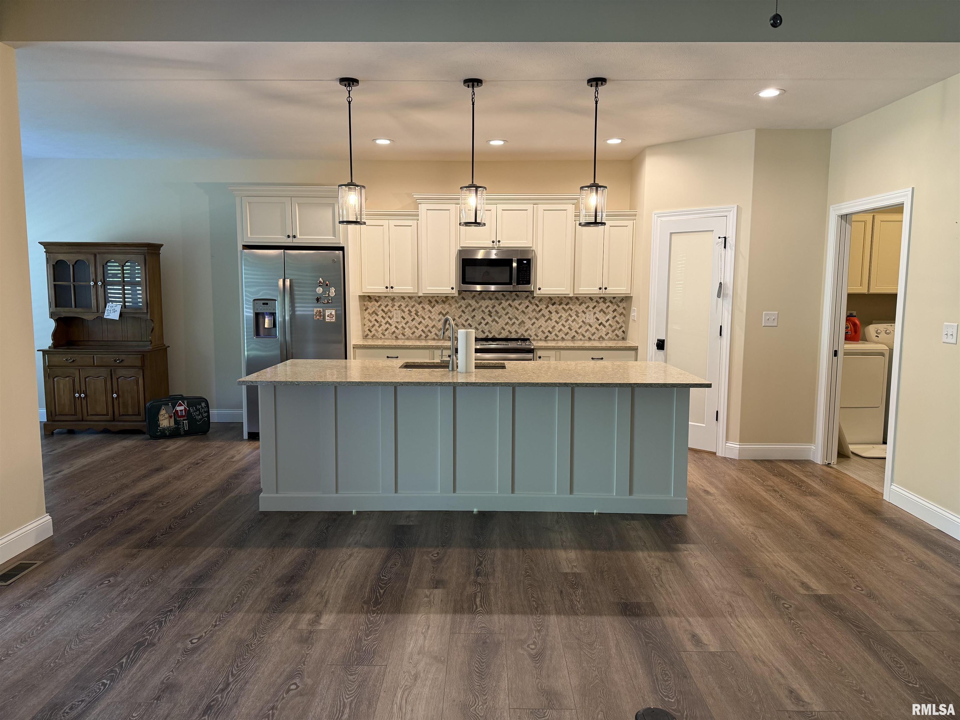 1508 Dearborn Drive Springfield, IL 62711 - Photo 5 of 33