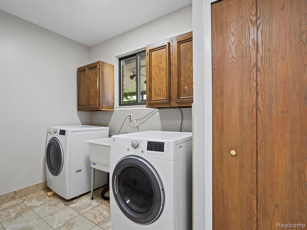 3076 Elmcrest Road Sterling Heights, MI 48310 - Photo 15 of 25