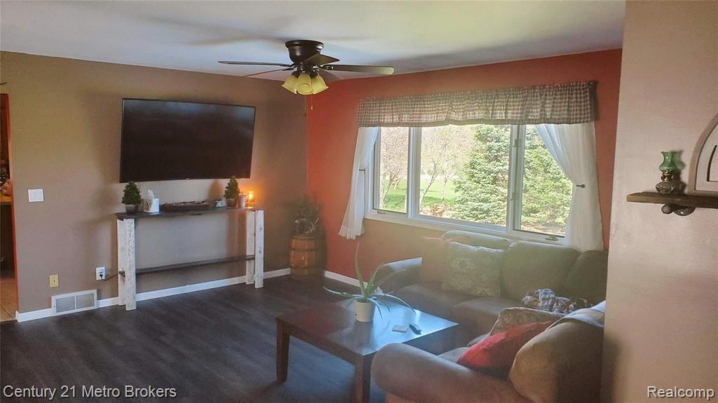 5582 Fish Lake Road North Branch, MI 48461 - Photo 11 of 27 Gallery Image 11