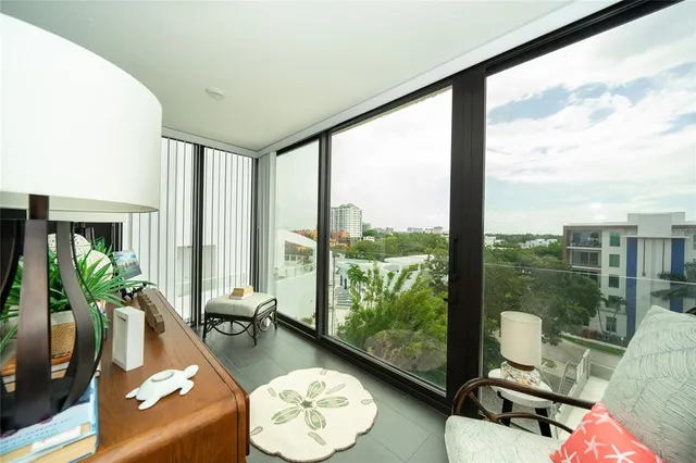 $815,000 | 707 South Gulfstream Avenue, Unit 602, Sarasota, FL 34236