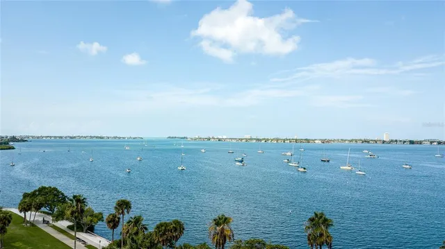 $815,000 | 707 South Gulfstream Avenue, Unit 602, Sarasota, FL 34236