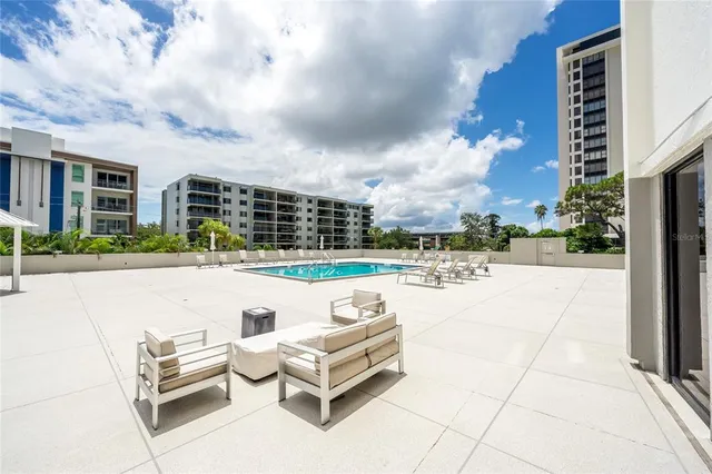 $815,000 | 707 South Gulfstream Avenue, Unit 602, Sarasota, FL 34236