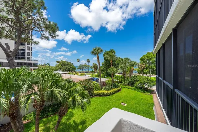 $815,000 | 707 South Gulfstream Avenue, Unit 602, Sarasota, FL 34236