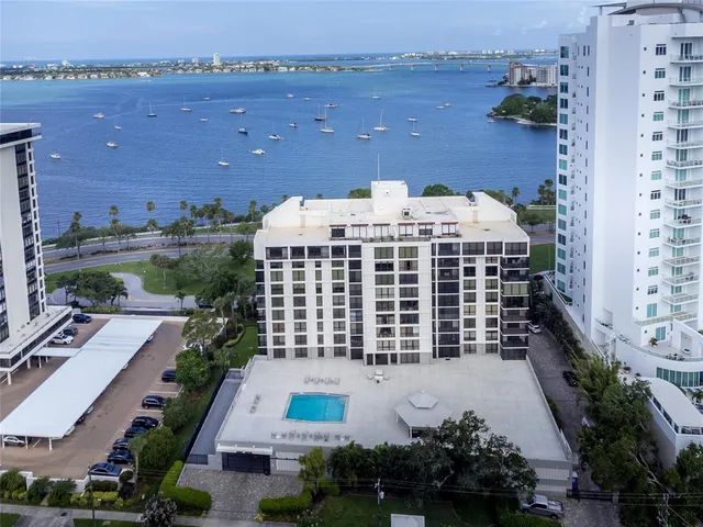 $815,000 | 707 South Gulfstream Avenue, Unit 602, Sarasota, FL 34236