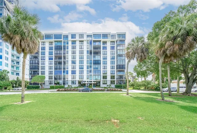 $815,000 | 707 South Gulfstream Avenue, Unit 602, Sarasota, FL 34236