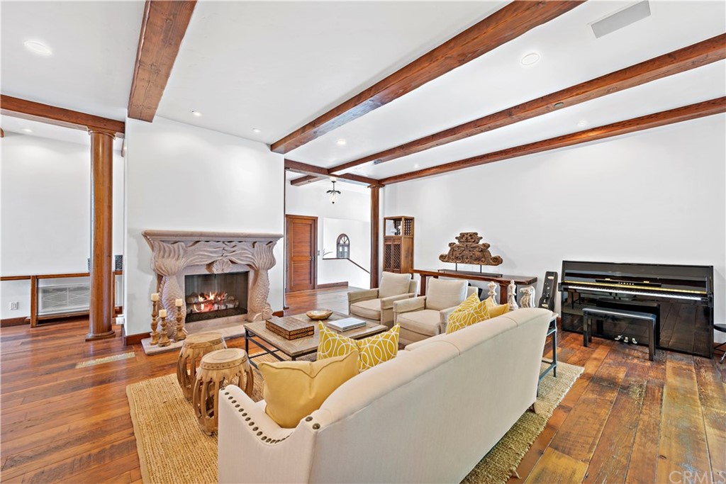 111 Emerald Bay Laguna Beach, CA 92651 - Photo 4 of 60