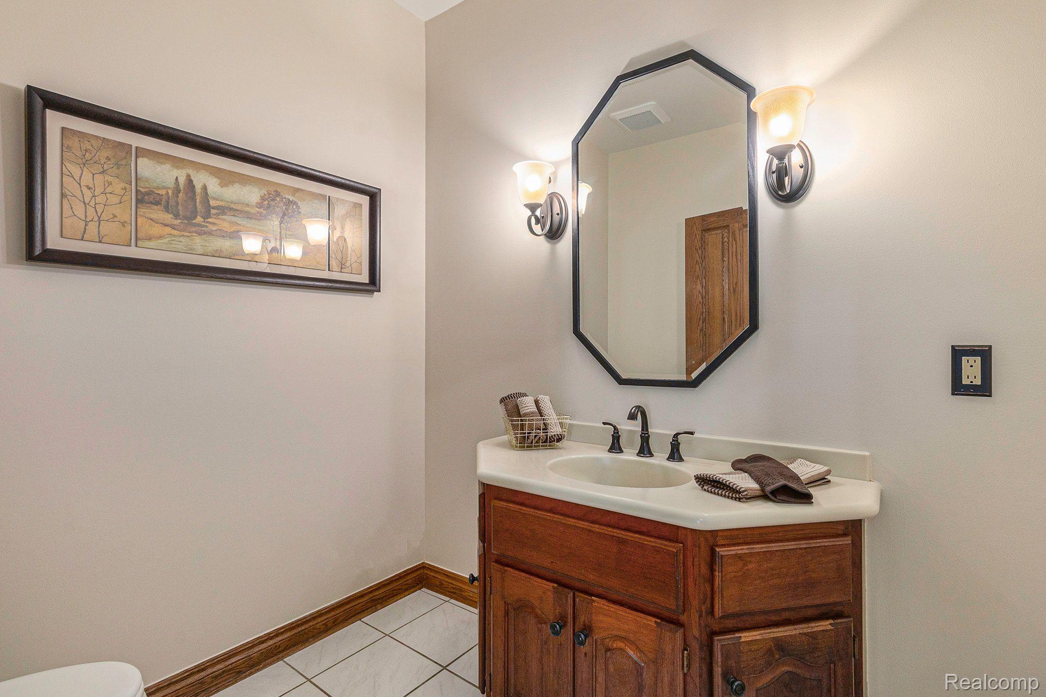 8065 Woodview Road Clarkston, MI 48348 - Photo 18 of 56 Gallery Image 18