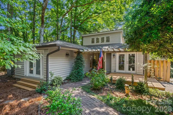 $595,000 | 2 5 Oaks Lane, Unit 2, Lake Wylie, SC 29710