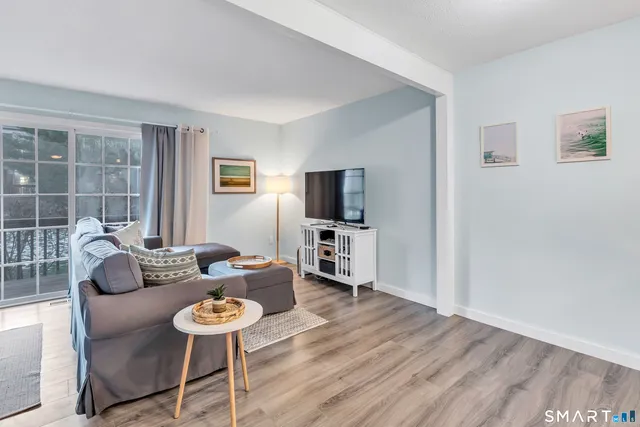 $2,400 | 40 Ferry Court, Unit 40, Stratford, CT 06615