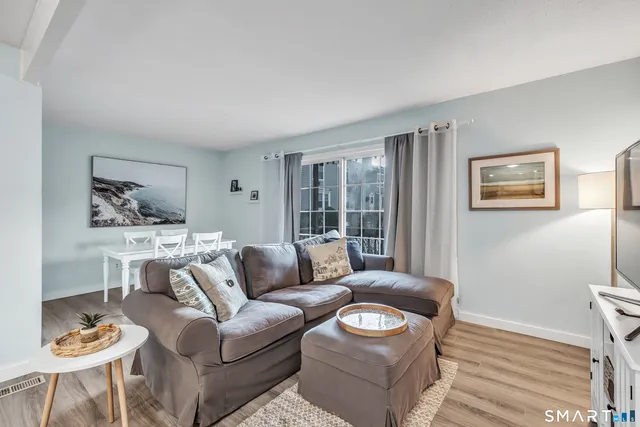 $2,400 | 40 Ferry Court, Unit 40, Stratford, CT 06615