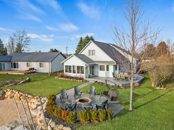 $799,000 | 7201 Holiday Drive, Canadian Lakes, MI 49346