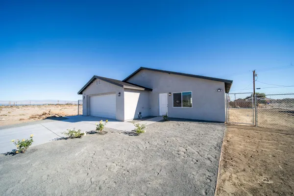 $370,000 | 2864 Vista Avenue, Thermal, CA 92274