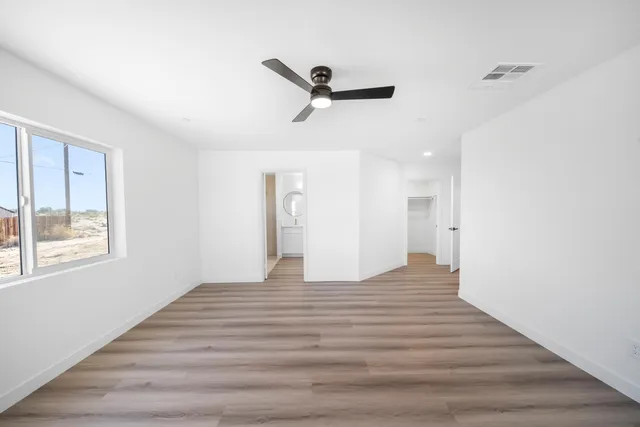 a close view of sink