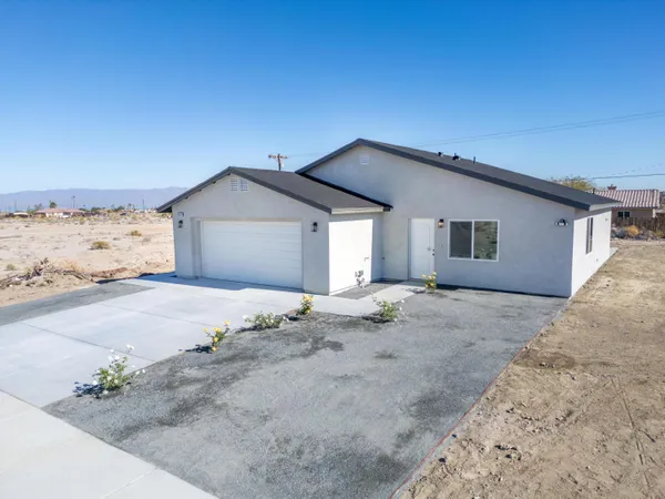 $370,000 | 2864 Vista Avenue, Thermal, CA 92274