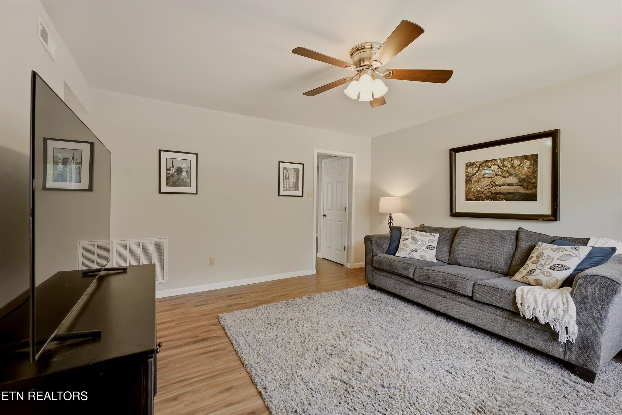 5608 Ridgetop Road Northwest Knoxville, TN 37921 - Photo 4 of 25 Gallery Image 4